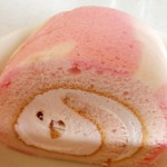 うさぎちゃんの苺ロールケーキ